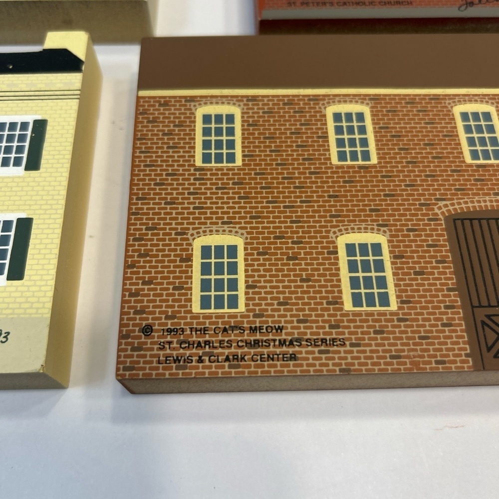 Vintage 1993 Cat’s Meow St Charles Christmas Series Wood Buildings Lot Of 4 - Picture 4 of 12
